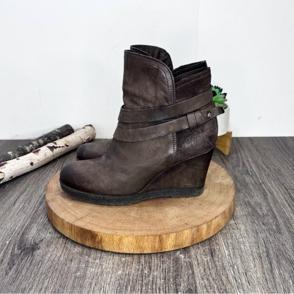 *Miz Mooz | Narcissa Brown Leather Wedge Bootie with Ankle Straps Size 38/7.5-8 - Picture 3 of 15